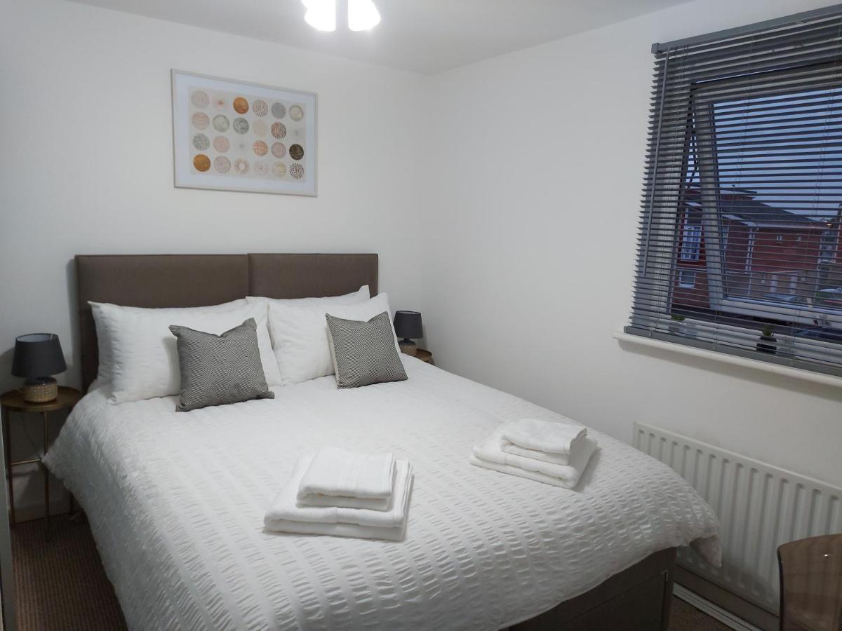 Lovely 1-Bedroom Condo With Parking On Premises Minworth エクステリア 写真