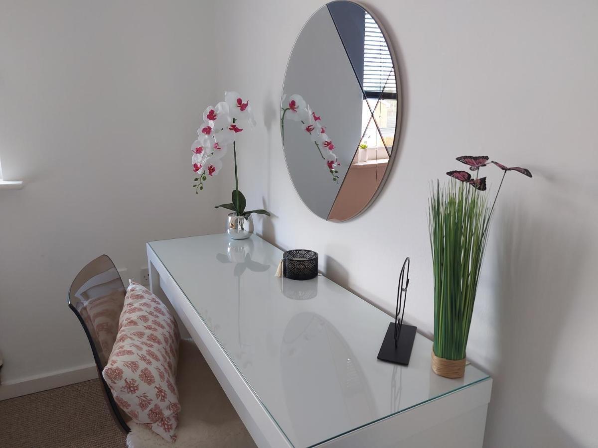Lovely 1-Bedroom Condo With Parking On Premises Minworth エクステリア 写真